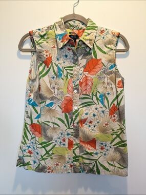 IZOD Sleeveless Floral Button-Up Top in Tropical Multi Size 8